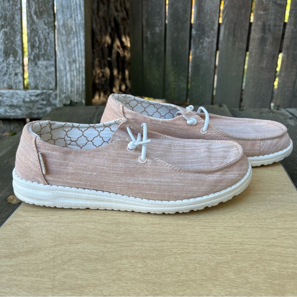 Hey Dude Wm’s Wendy Sparkling Rose Gold Casual Shoe Sz 8